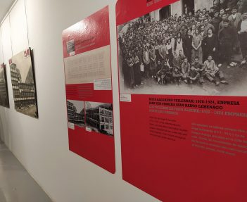 Paneles gráficos 100 años Alfa